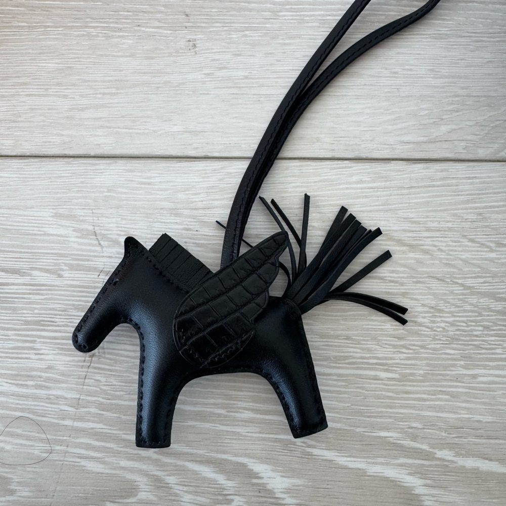 Hermès
Milo & Matte Alligator So Black GriGri Rodeo Charm